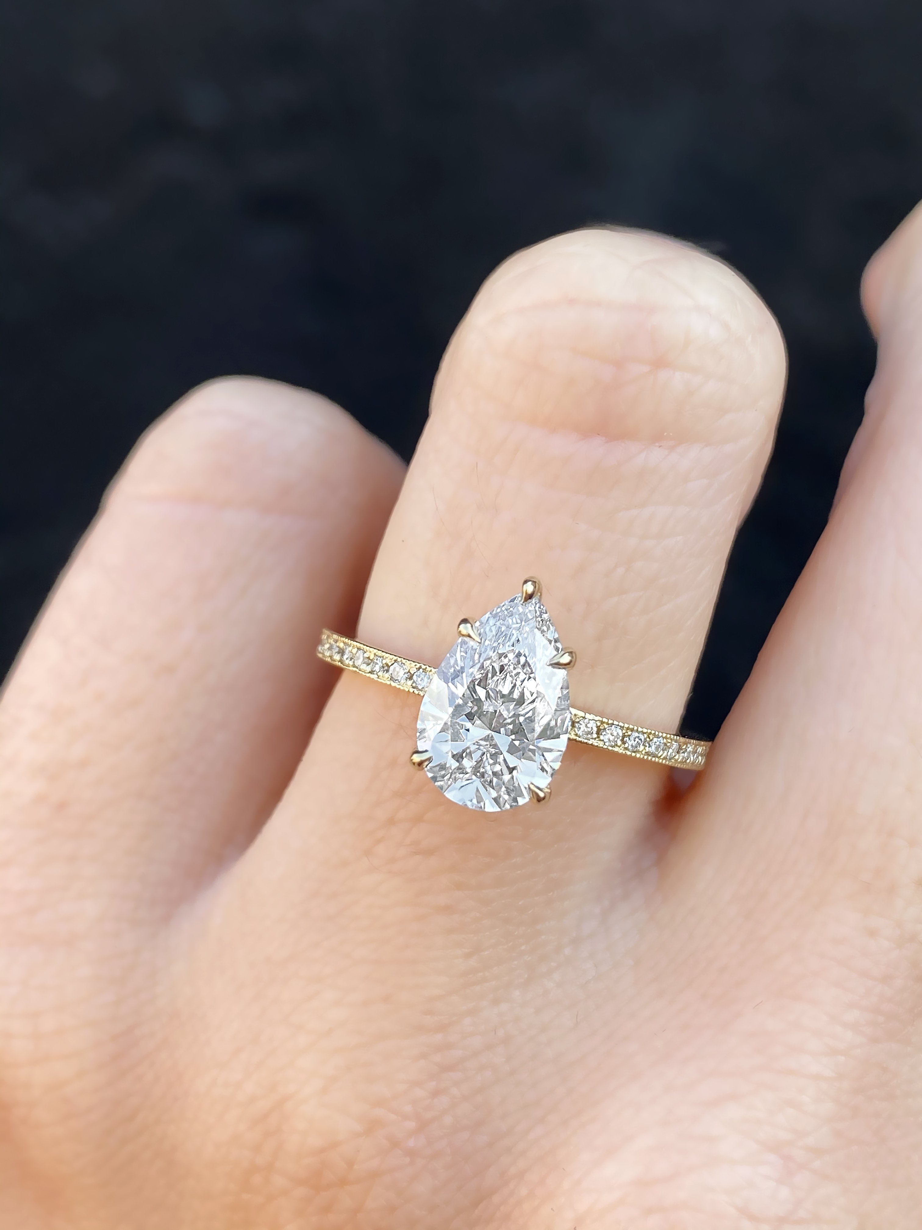 How to Sell a Diamond Ring to a Pawn Shop?